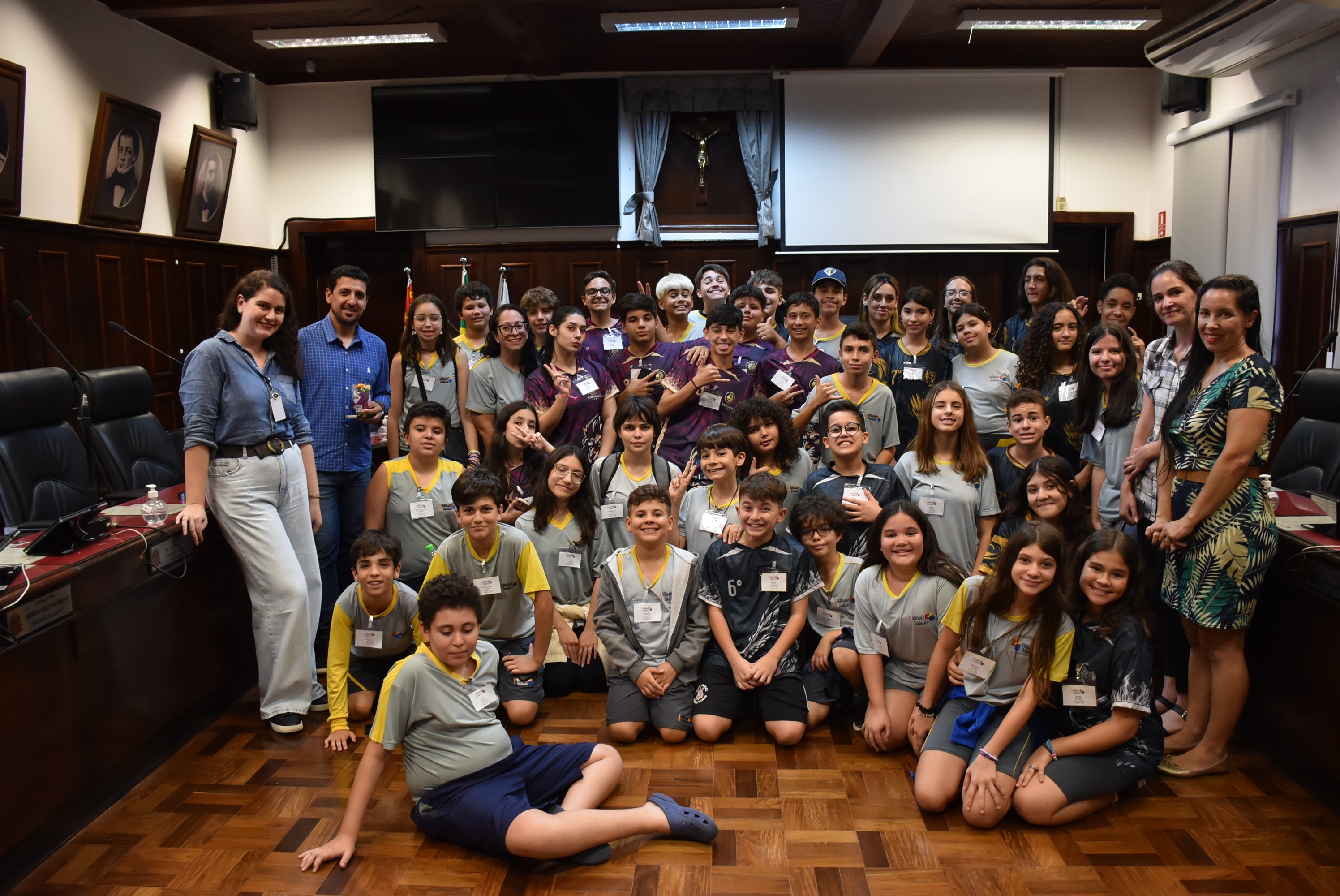 Escola Atitude Rabisco visita Câmara de Itu